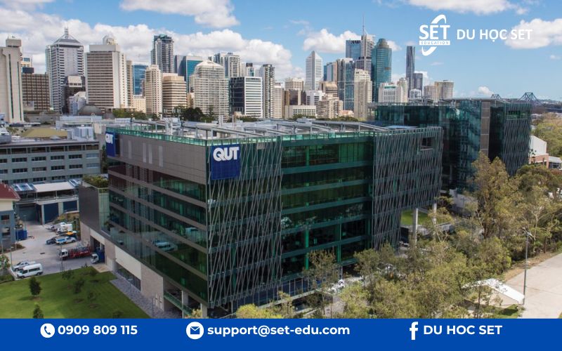 Yêu cầu QUT gồm IELTS 6.5, GPA 4.0/7.0 cho Thạc sĩ và 7.0-8.0 cho Cử nhân