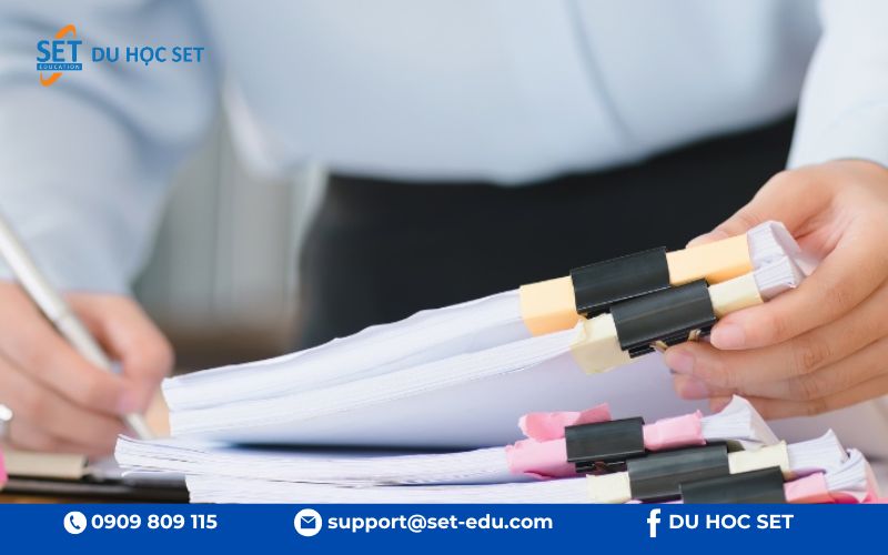 Sinh viên cần hồ sơ chuyên nghiệp để ứng tuyển học bổng