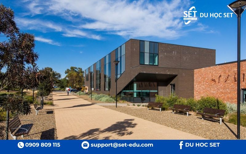 Charles Sturt University nổi bật với việc làm cao, lương tốt và học phí hợp lý