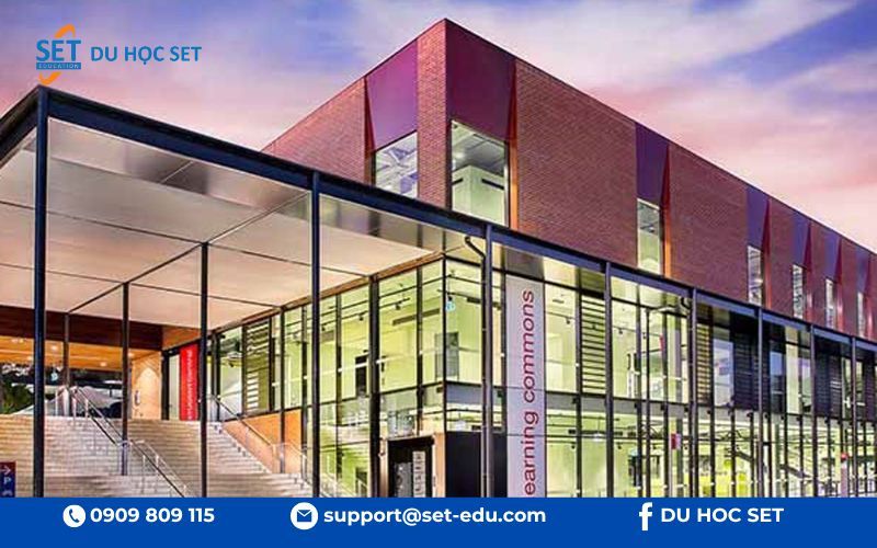 Charles Sturt University cung cấp nhiều lộ trình linh hoạt để vào học