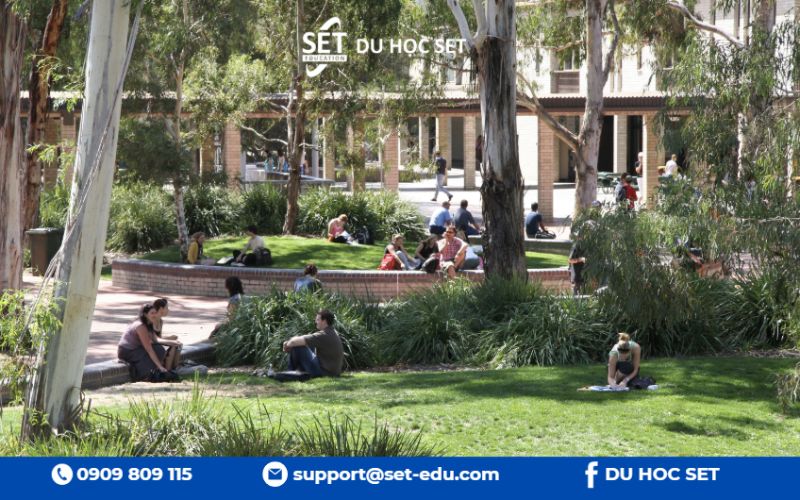 University of Canberra – giáo dục thực tiễn, việc làm cao, sống lý tưởng.