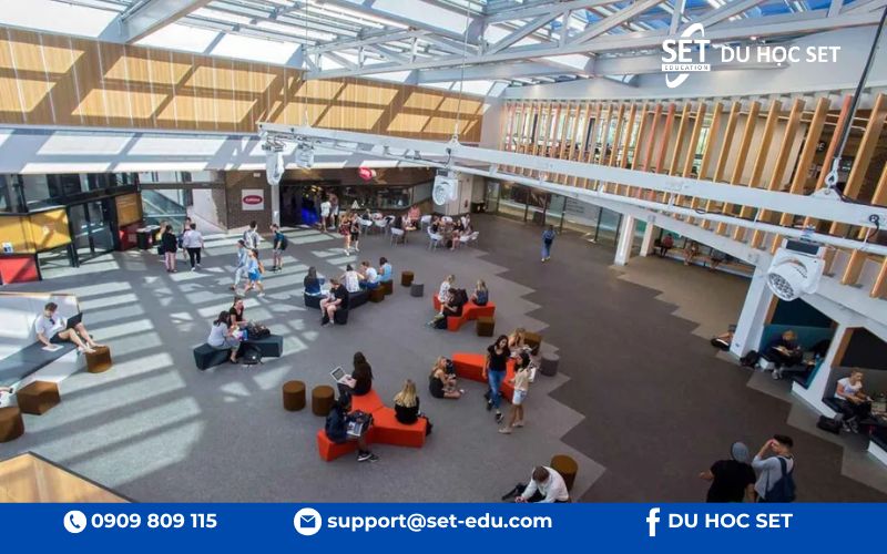 Học phí Deakin University từ 29,400 đến 46,800 AUD/năm, cạnh tranh so với các trường top