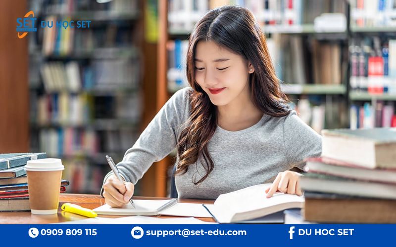 Sinh viên ANU cần dự trù thêm chi phí dịch vụ, sách và phòng thí nghiệm