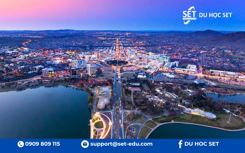 Đại học ANU ở trung tâm Canberra, kết nối trực tiếp với chính phủ và văn hóa Úc