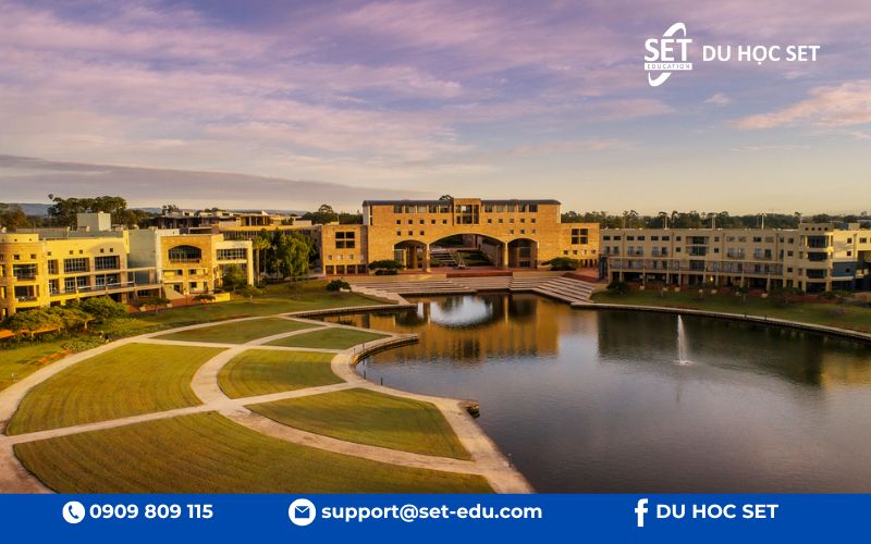 Bond University tiêu chuẩn nhập học linh hoạt, IELTS 6.5 (Luật 7.0), nhiều lộ trình dự bị qua Bond University College.