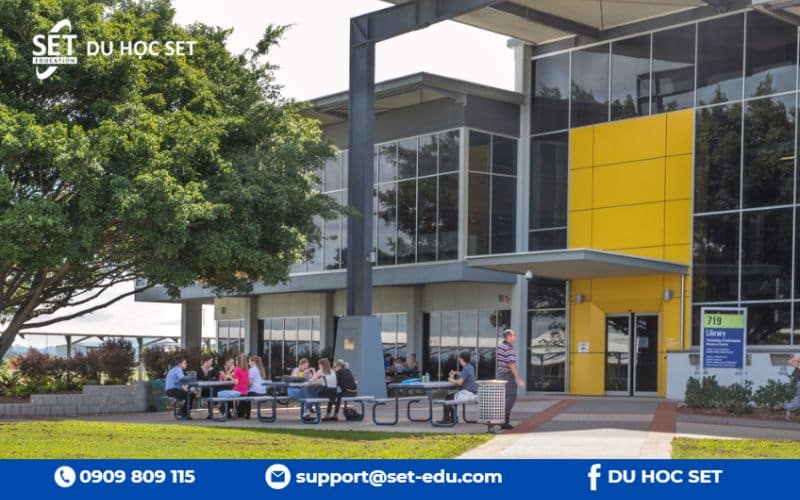 Central Queensland University (CQU) có quy trình nhập học linh hoạt với yêu cầu học thuật và tiếng Anh rõ ràng.