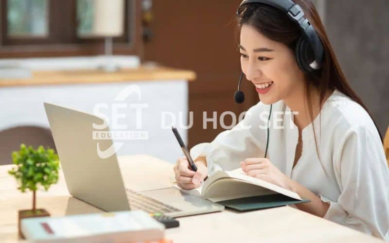 Người Úc nói tiếng gì? Giao tiếp tiếng Anh Úc có khó không?