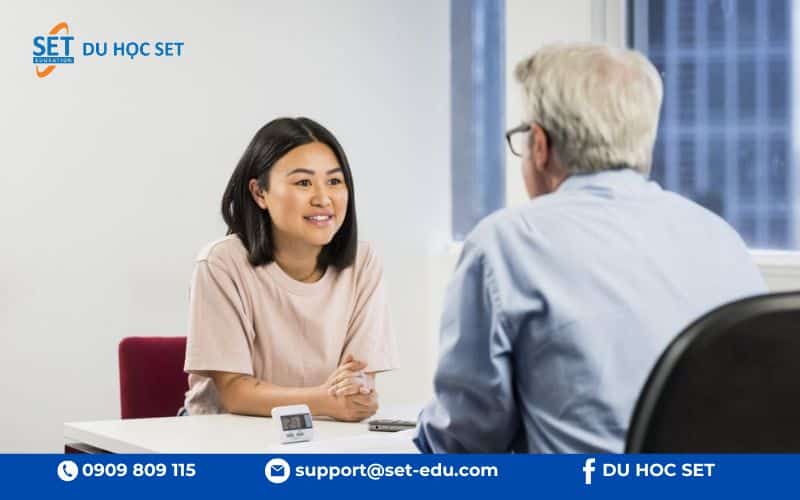 Điểm Speaking được chấm theo 4 tiêu chí và làm tròn theo quy tắc IELTS