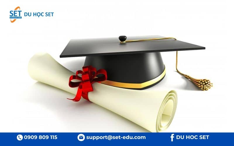 Sinh viên cần đạt GPA tích lũy tối thiểu 2.0 và hoàn thành các yêu cầu học tập