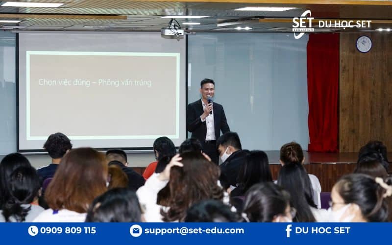 Nội dung đào tạo Undergraduate kết hợp kiến thức và kỹ năng mềm