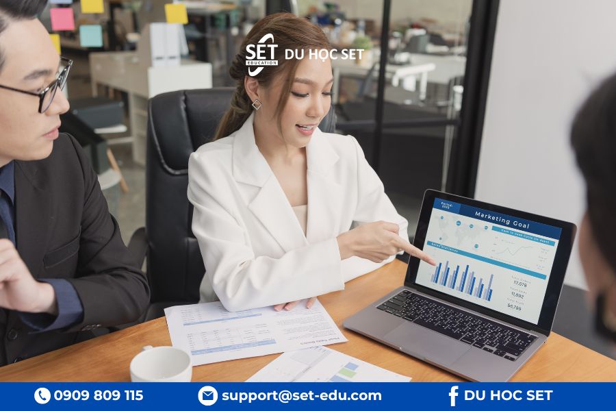 Business Analyst là cầu nối giữa kinh doanh và công nghệ