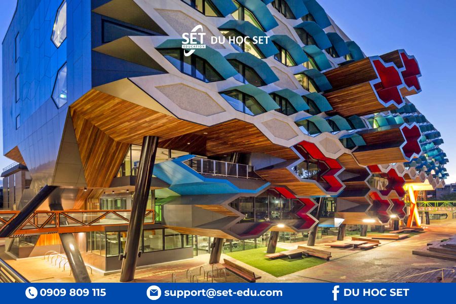 La Trobe University đào tạo du lịch và sự kiện gắn liền thực tiễn tại Melbourne