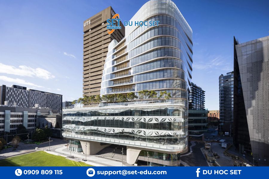 UTS nổi bật về đổi mới, công nghệ số và đào tạo thực tiễn