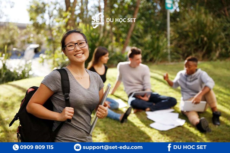 Lộ trình linh hoạt với 3 kỳ nhập học và yêu cầu đầu vào dễ tiếp cận